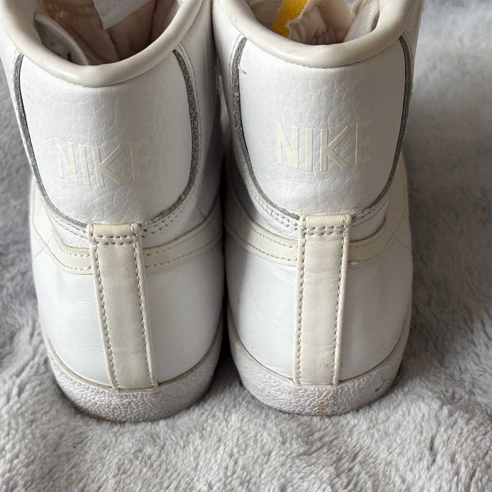 Nike Women's Blazers High-Top Sneakers in White Leather size 8.5 - Picture 8 of 10